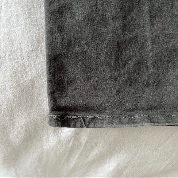 J Brand Kane Slim Jeans in a Size 30 - Picture 5 of 11